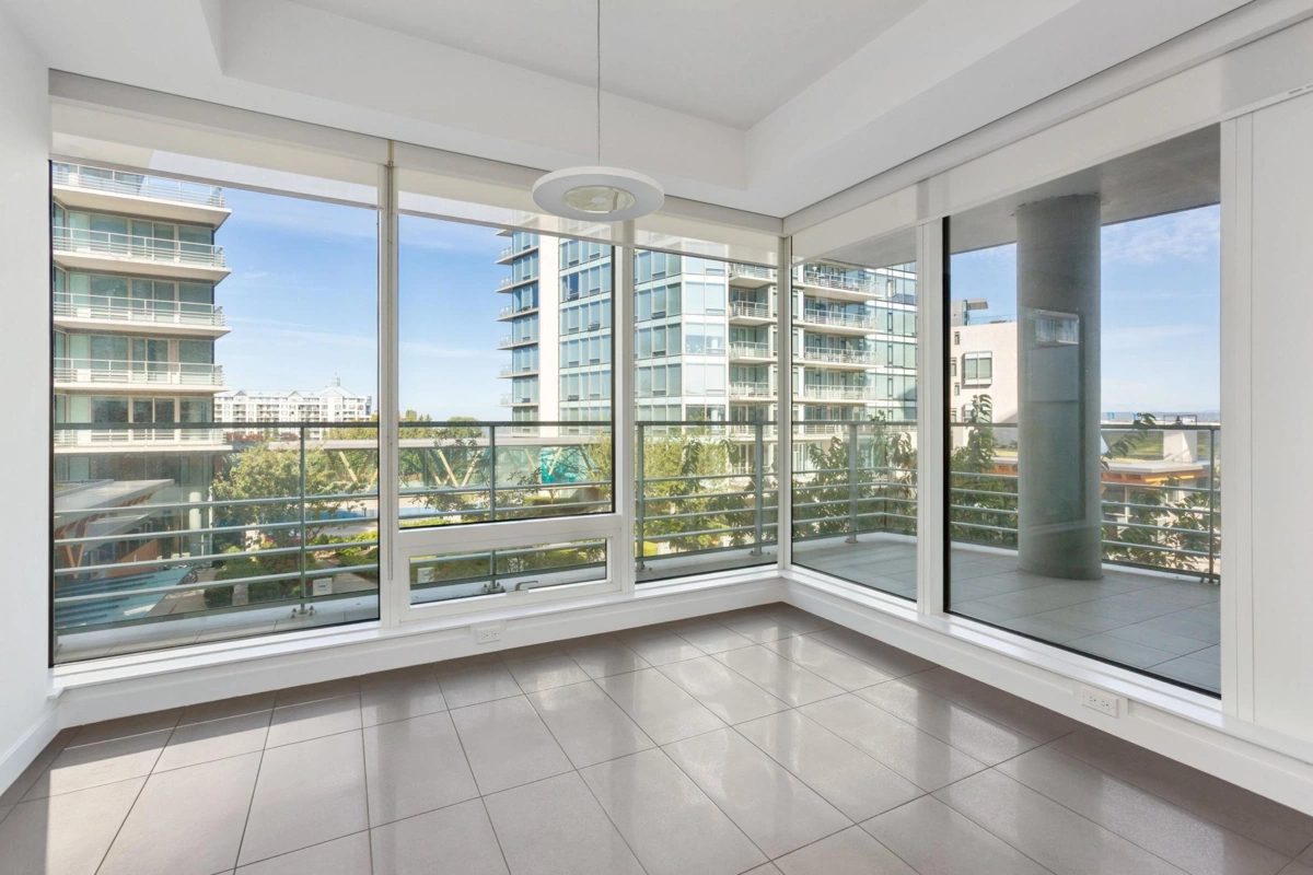 Kitchen Island Photo of 401 5199 Brighouse Way, Richmond, BC