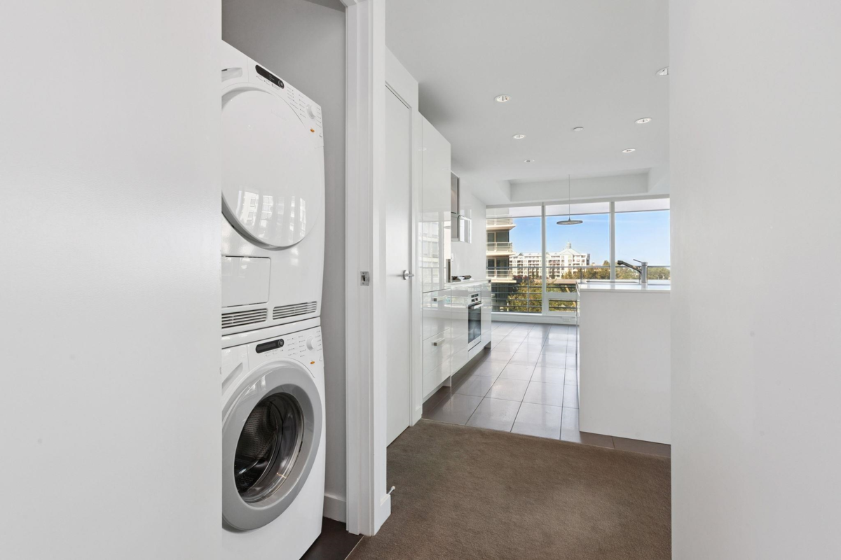 Laundry Room Photo of 401 5199 Brighouse Way, Richmond, BC
