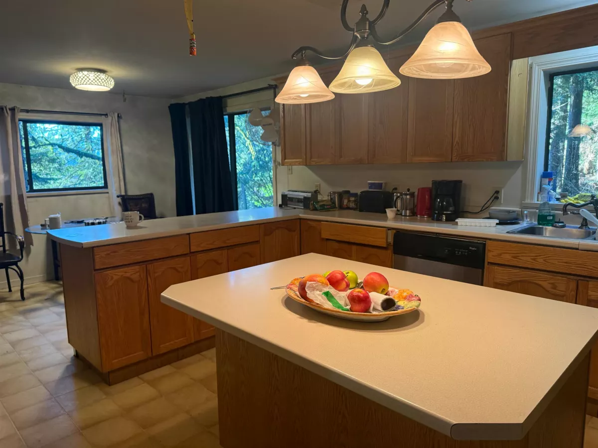 Living Room Photo of 36207 Beyer Road, Mission, BC