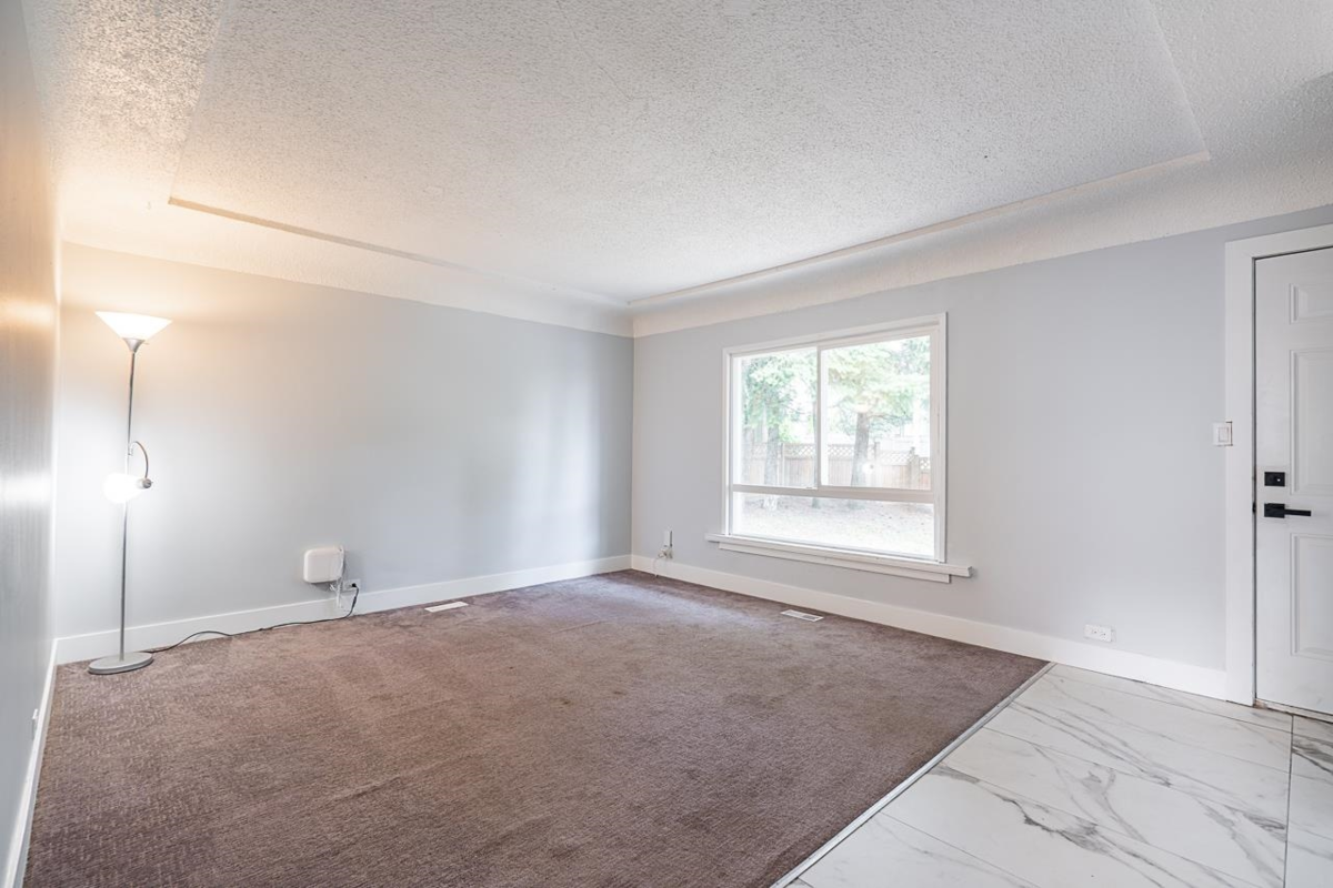 Kitchen Island Photo of 9893 132 Street, Surrey, BC