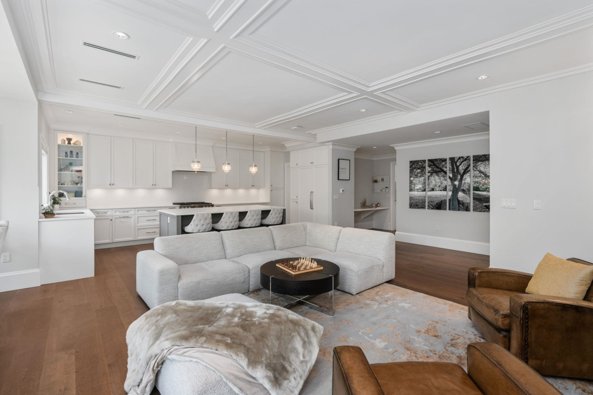 Dining Area Photo of 16539 29a Avenue, Surrey, BC