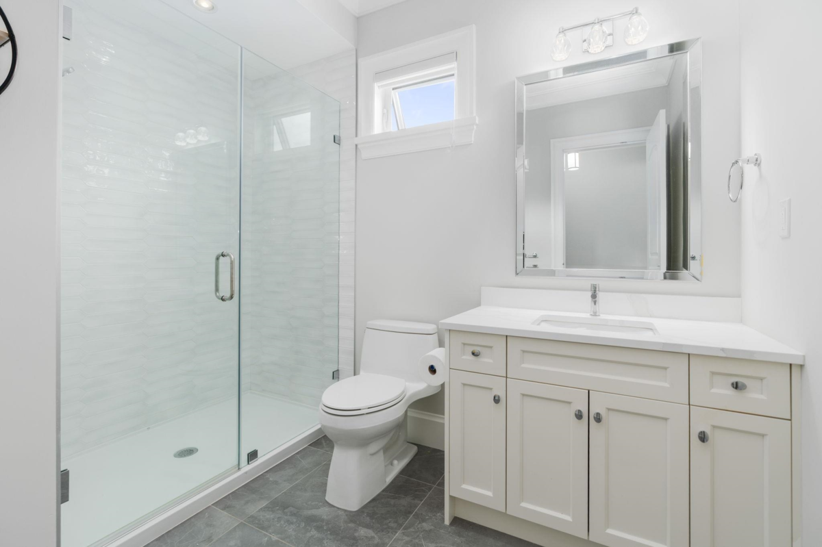 Guest Bathroom Photo of 16539 29a Avenue, Surrey, BC