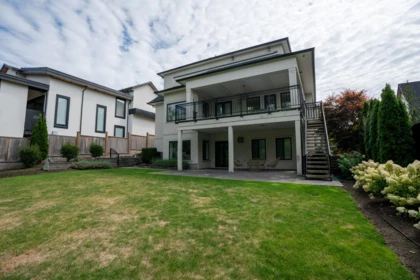 Hot Tub / Spa Photo of 16539 29a Avenue, Surrey, BC
