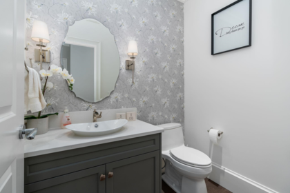 Primary Bathroom Photo of 16539 29a Avenue, Surrey, BC