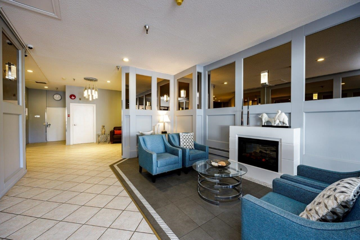 Living Room Photo of 205 1480 Foster Street, White Rock, BC