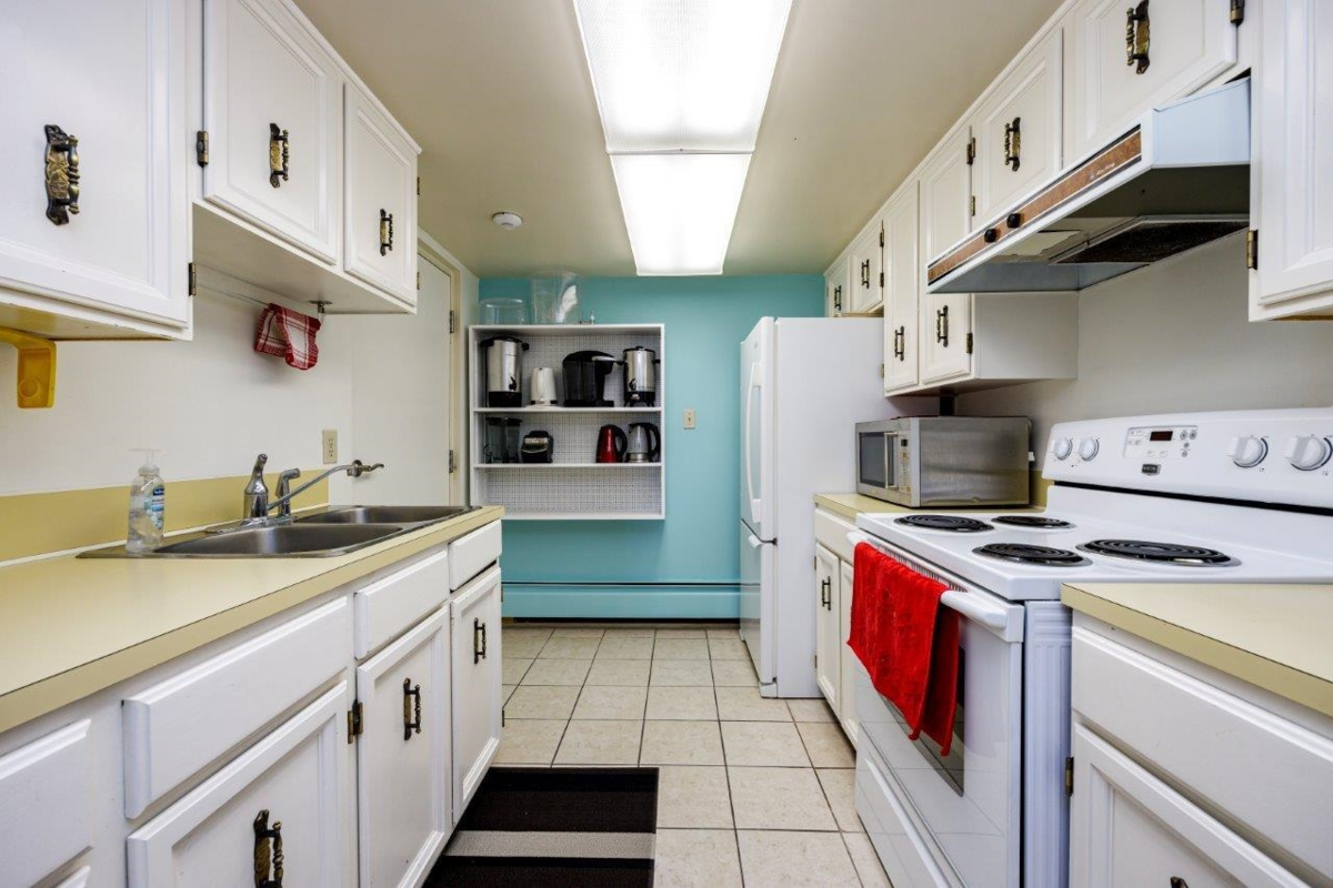 Outdoor Patio Photo of 205 1480 Foster Street, White Rock, BC