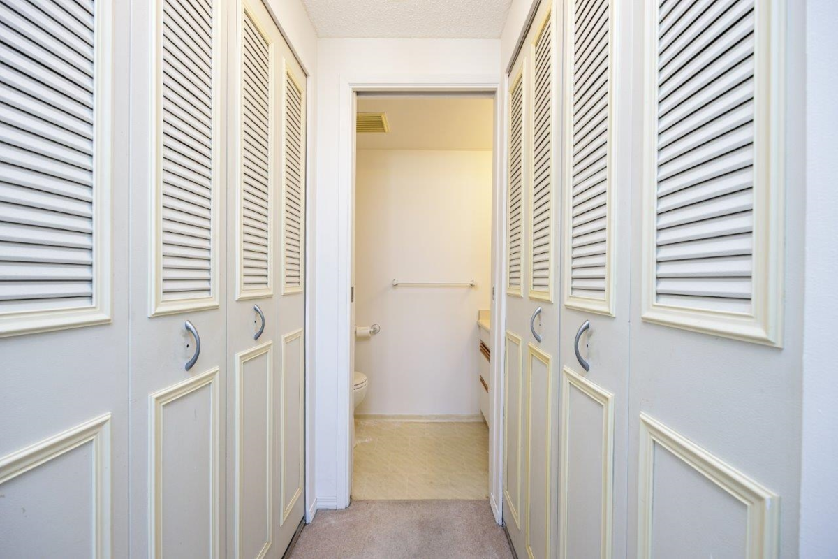 Powder Room Photo of 205 1480 Foster Street, White Rock, BC