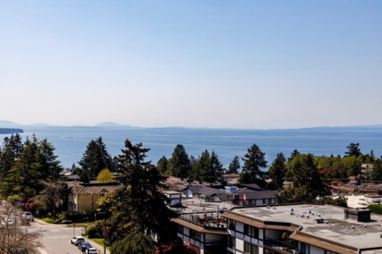 205 1480 Foster Street, White Rock, BC, White Rock — Apartment/Condo for sale