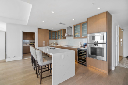 2201 1632 Lions Gate Lane, North Vancouver, BC