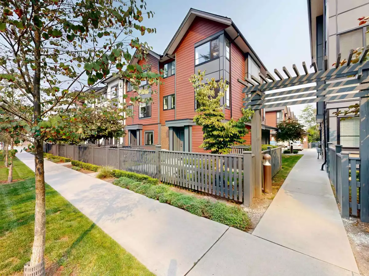 Entry Foyer Photo of 56 19897 75a Avenue, Langley, BC