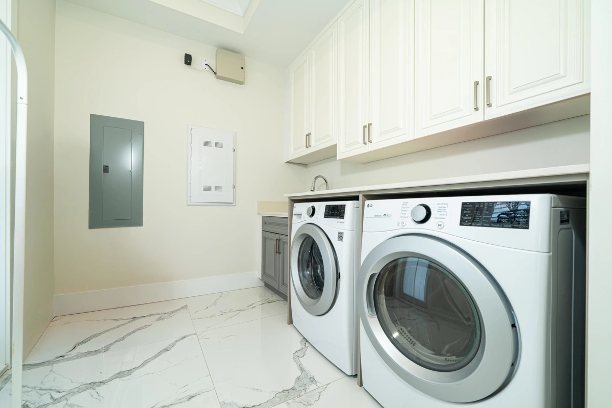 Backyard Photo of 1048 Handsworth Road, North Vancouver, BC