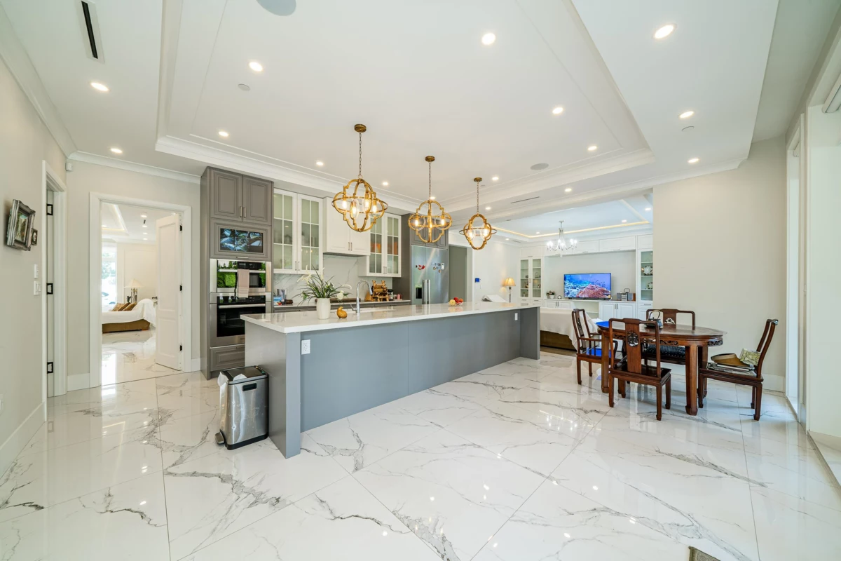 Entry Foyer Photo of 1048 Handsworth Road, North Vancouver, BC