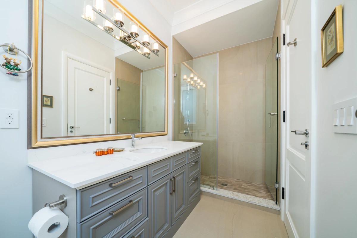 Powder Room Photo of 1048 Handsworth Road, North Vancouver, BC