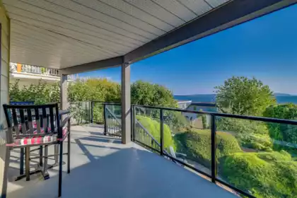 14760 Upper Roper Avenue, White Rock, BC, White Rock — Single Family Residence for sale