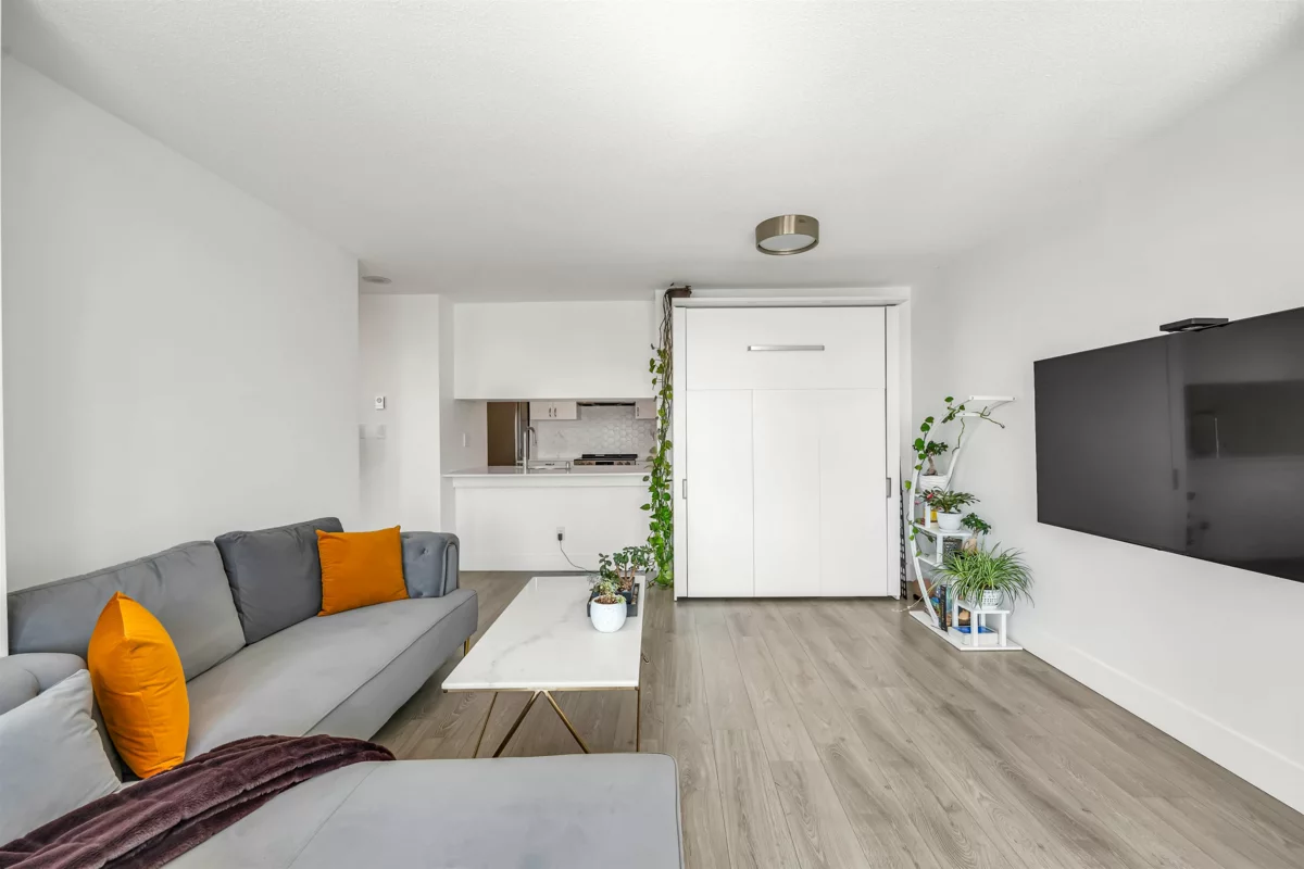 Kitchen Island Photo of 1006 720 Carnarvon Street, New Westminster, BC