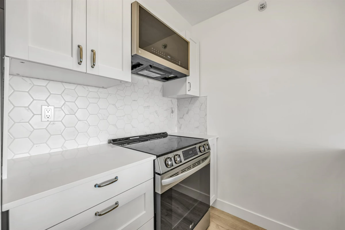 Kitchen Photo of 1006 720 Carnarvon Street, New Westminster, BC