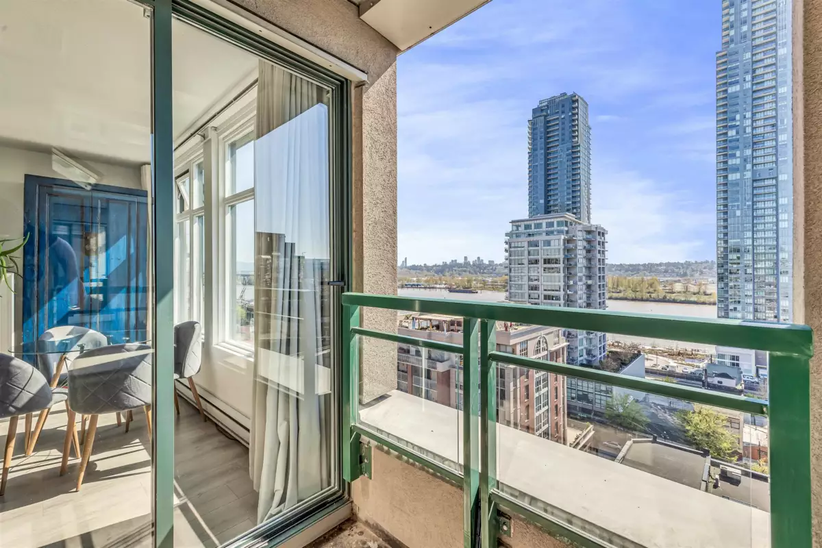 Loft / Bonus Room Photo of 1006 720 Carnarvon Street, New Westminster, BC