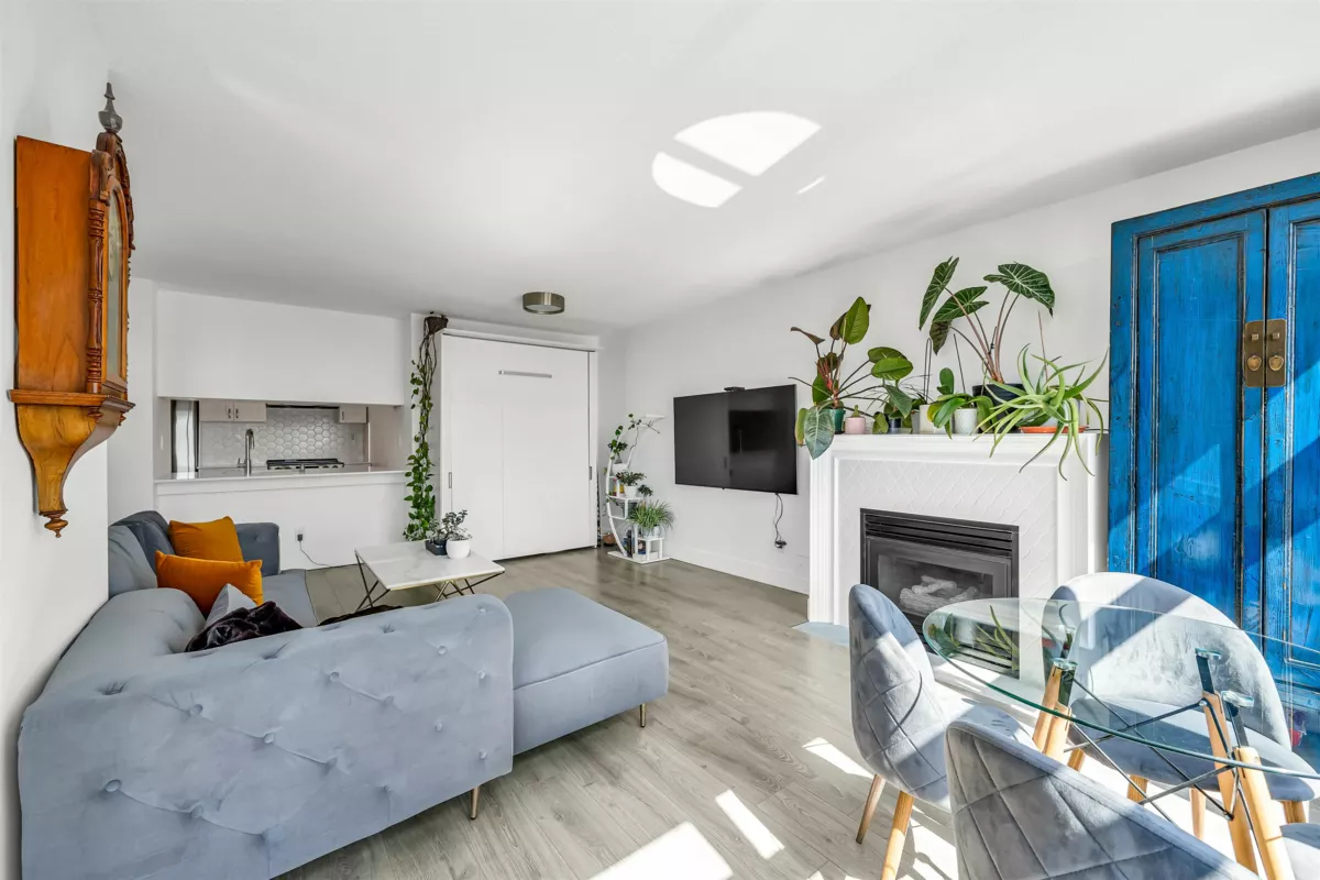 Walk-In Closet Photo of 1006 720 Carnarvon Street, New Westminster, BC