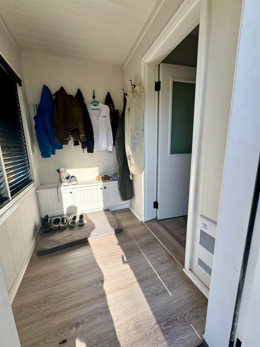 Basement Recreation Room Photo of 562 Lillooet Avenue, Harrison Hot Springs, BC