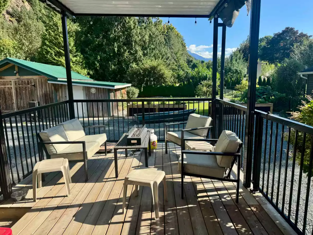 Bedroom 2 Photo of 562 Lillooet Avenue, Harrison Hot Springs, BC