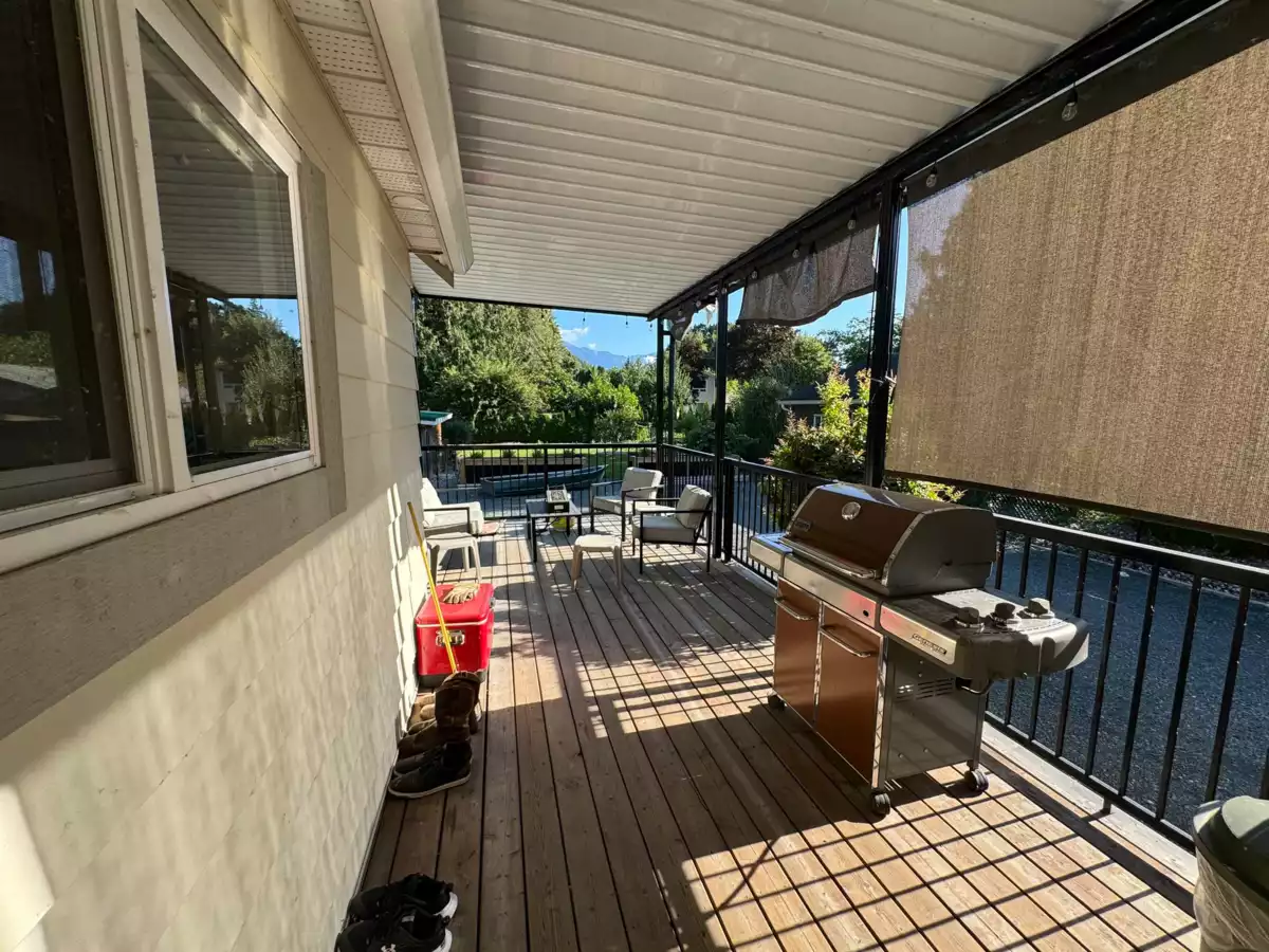 Garage Interior Photo of 562 Lillooet Avenue, Harrison Hot Springs, BC
