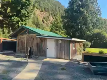 Breakfast Nook Photo of 562 Lillooet Avenue, Harrison Hot Springs, BC