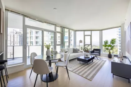 1802 7388 Kingsway, Burnaby, BC, Burnaby — Apartment/Condo for sale