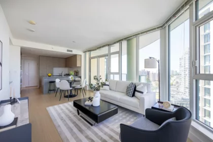 1802 7388 Kingsway, Burnaby, BC, Burnaby — Apartment/Condo for sale