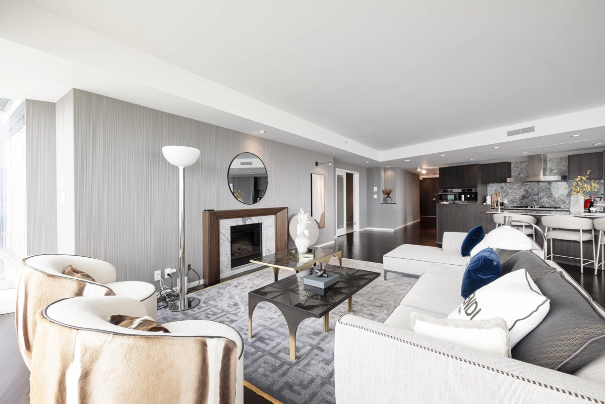 Dining Area Photo of 3307 1011 W Cordova Street, Vancouver, BC