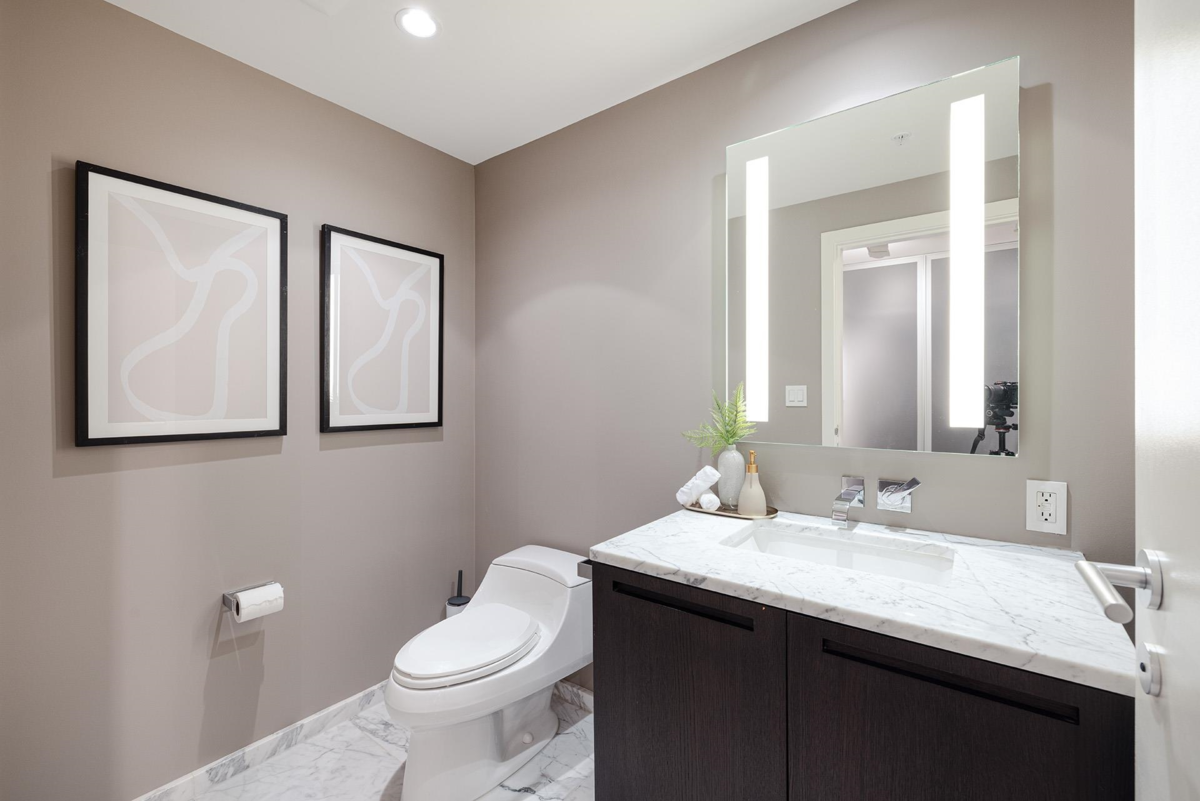 Laundry Room Photo of 3307 1011 W Cordova Street, Vancouver, BC