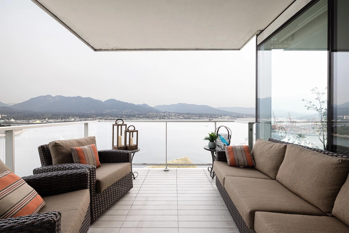 Primary Bathroom Photo of 3307 1011 W Cordova Street, Vancouver, BC