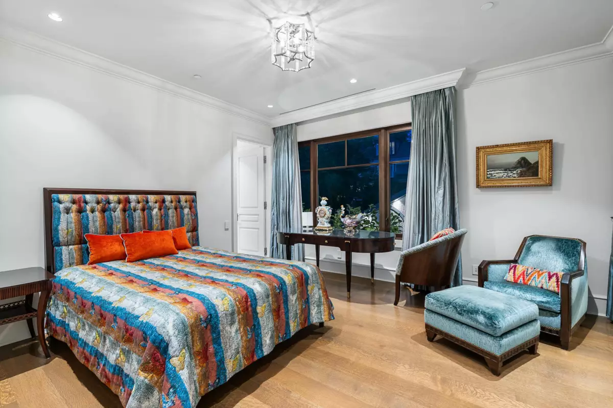 Entry Foyer Photo of 1980 Cedar Crescent, Vancouver, BC