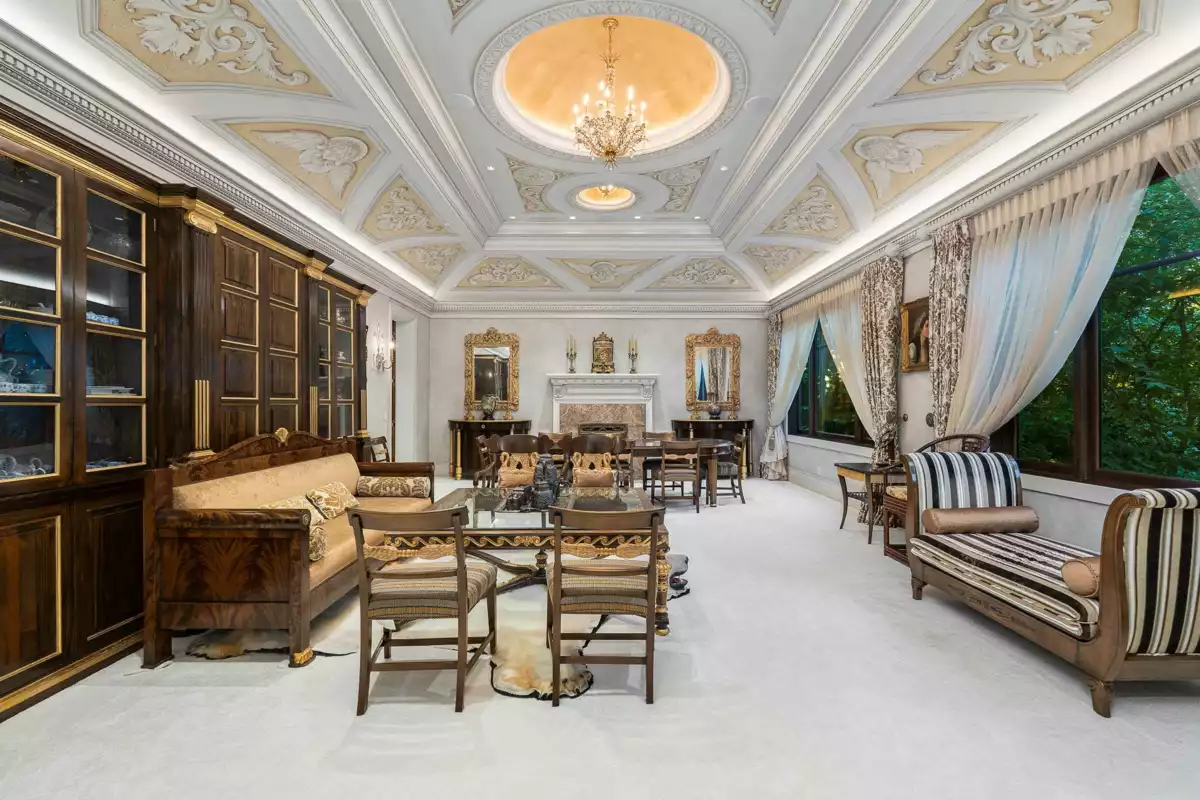 Family Room Photo of 1980 Cedar Crescent, Vancouver, BC