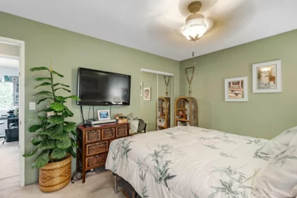 Guest Bathroom Photo of 12486 113b Avenue, Surrey, BC