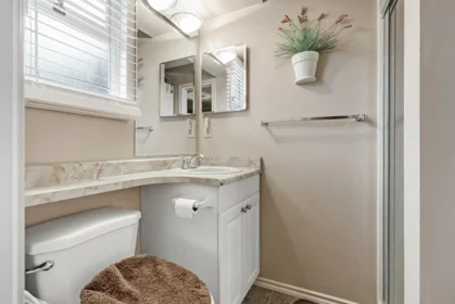 Powder Room Photo of 12486 113b Avenue, Surrey, BC