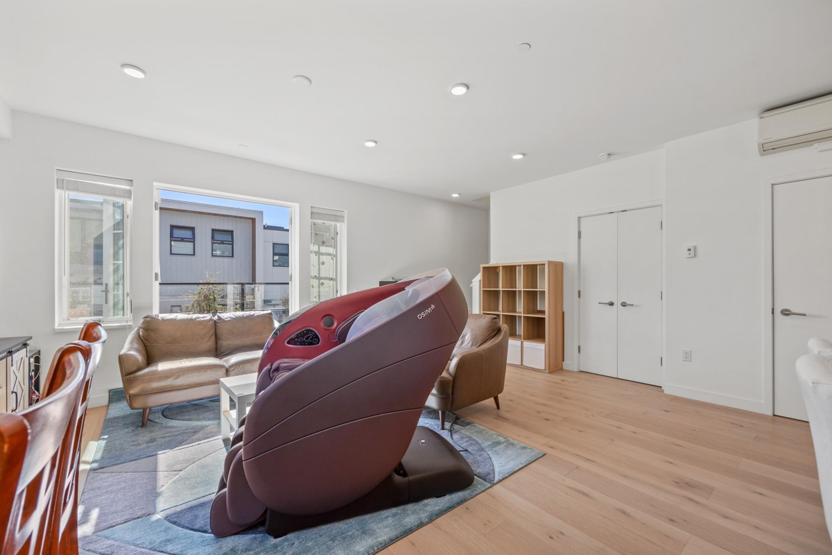 Bedroom 2 Photo of 1312 W 57th Avenue, Vancouver, BC