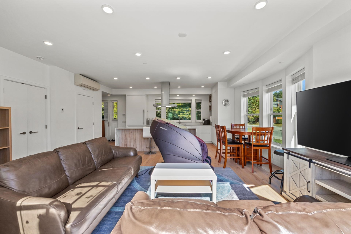 Bedroom 4 Photo of 1312 W 57th Avenue, Vancouver, BC