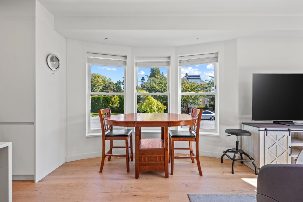Breakfast Nook Photo of 1312 W 57th Avenue, Vancouver, BC