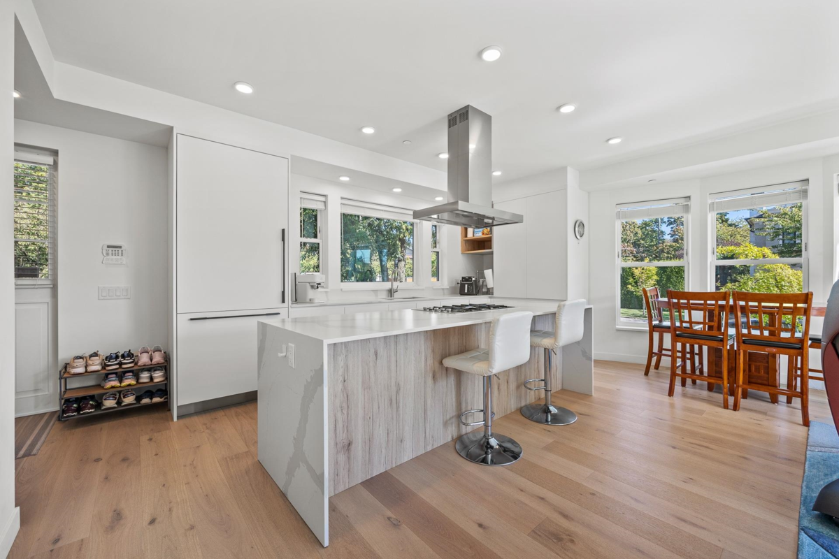 Dining Area Photo of 1312 W 57th Avenue, Vancouver, BC