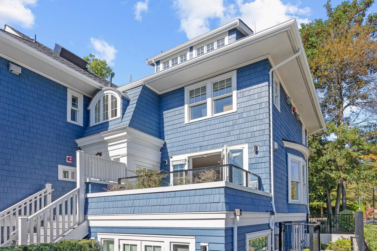 Hot Tub / Spa Photo of 1312 W 57th Avenue, Vancouver, BC