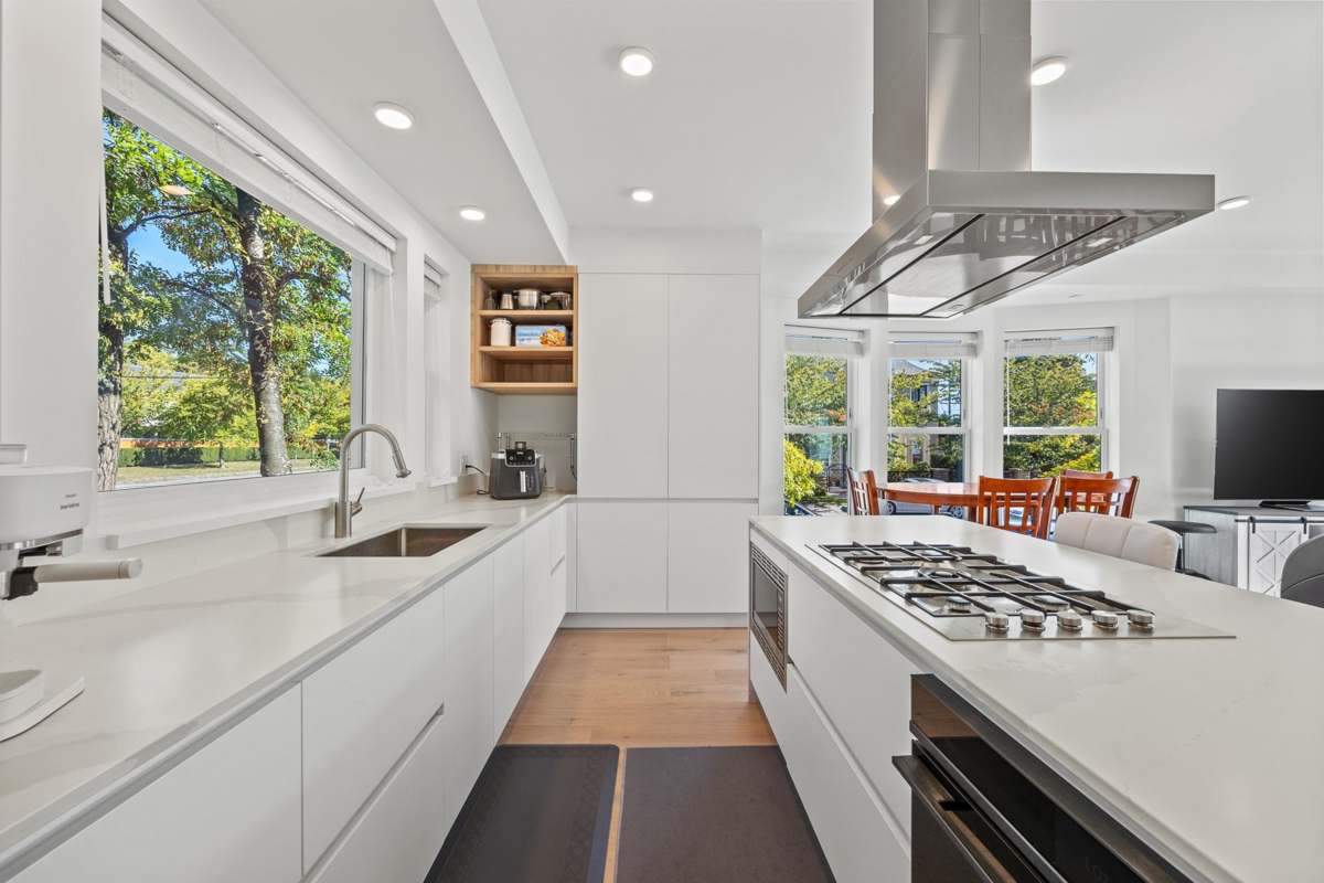 Kitchen Photo of 1312 W 57th Avenue, Vancouver, BC