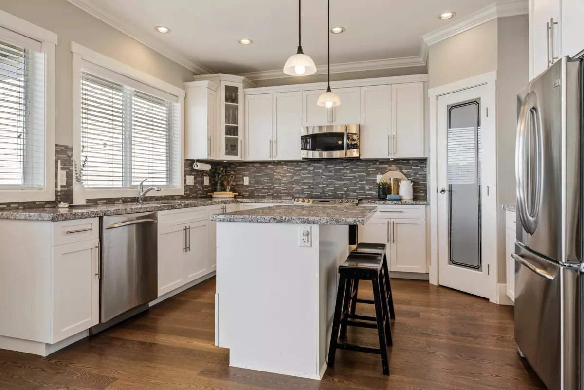 Kitchen Island Photo of 50473 Kingston Drive, Chilliwack, BC