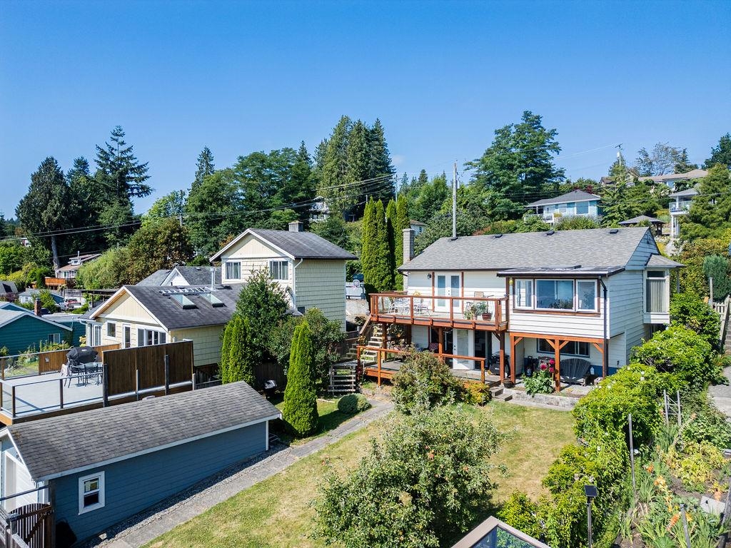Family Room Photo of 614 Glen Road, Gibsons, BC