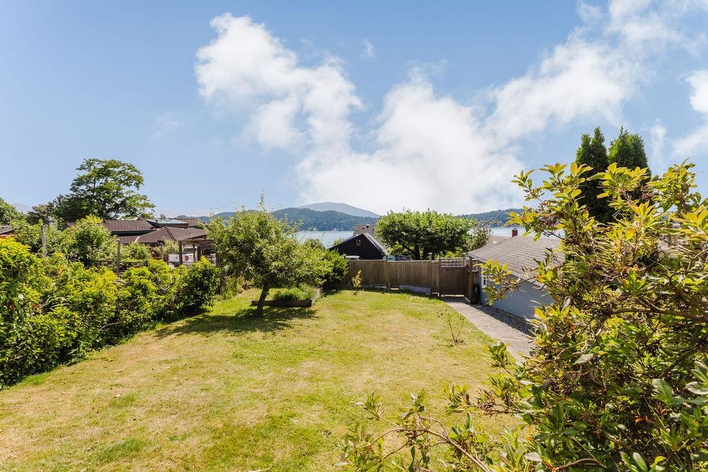 Garden / Landscaping Photo of 614 Glen Road, Gibsons, BC