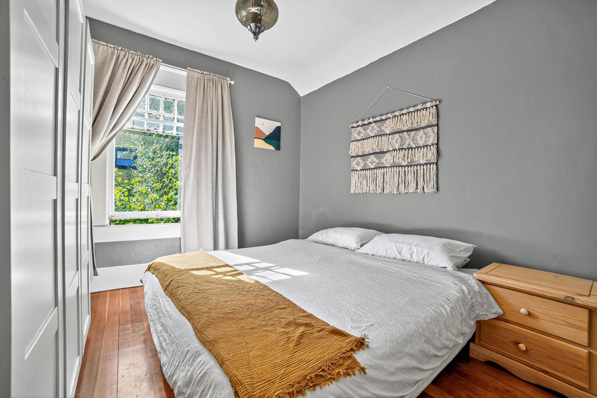 Breakfast Nook Photo of 1113 Mclean Drive, Vancouver, BC