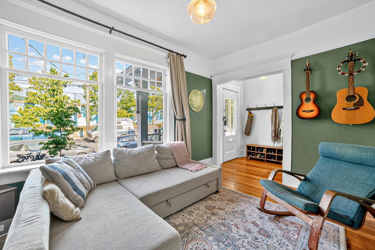 Exterior Front Photo of 1113 Mclean Drive, Vancouver, BC