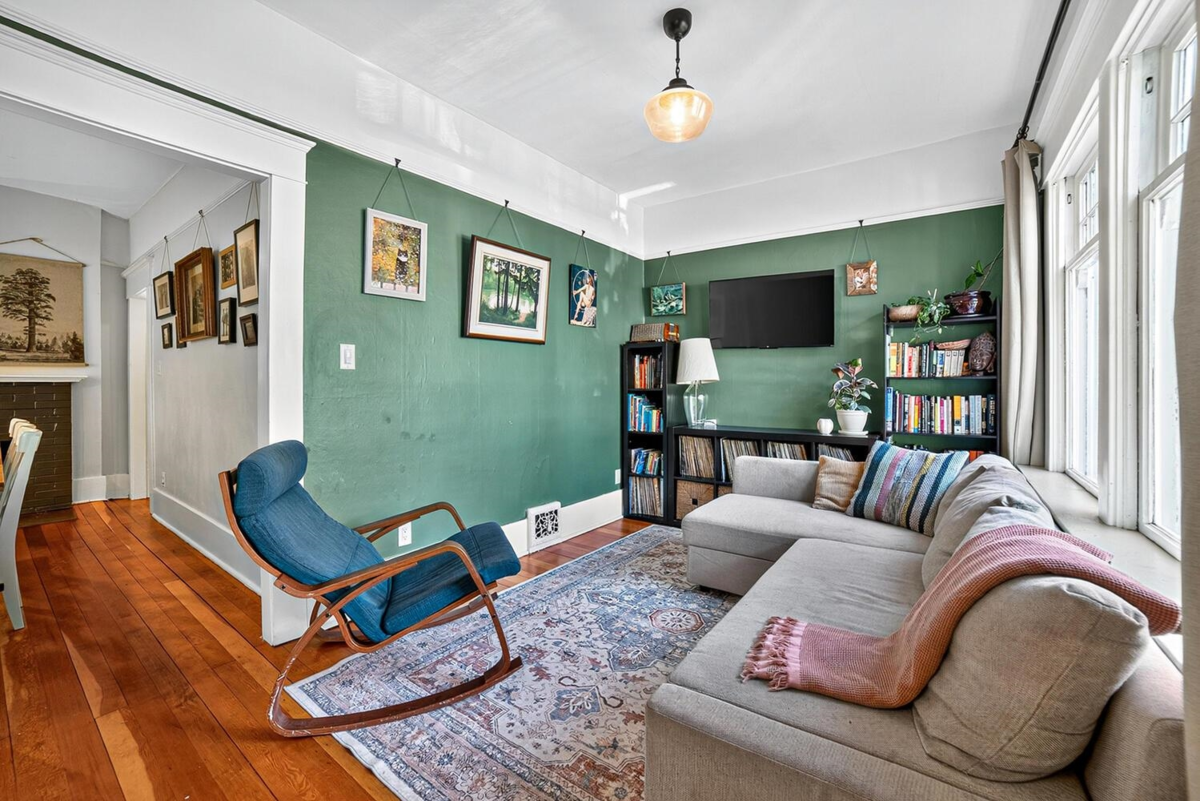 Family Room Photo of 1113 Mclean Drive, Vancouver, BC