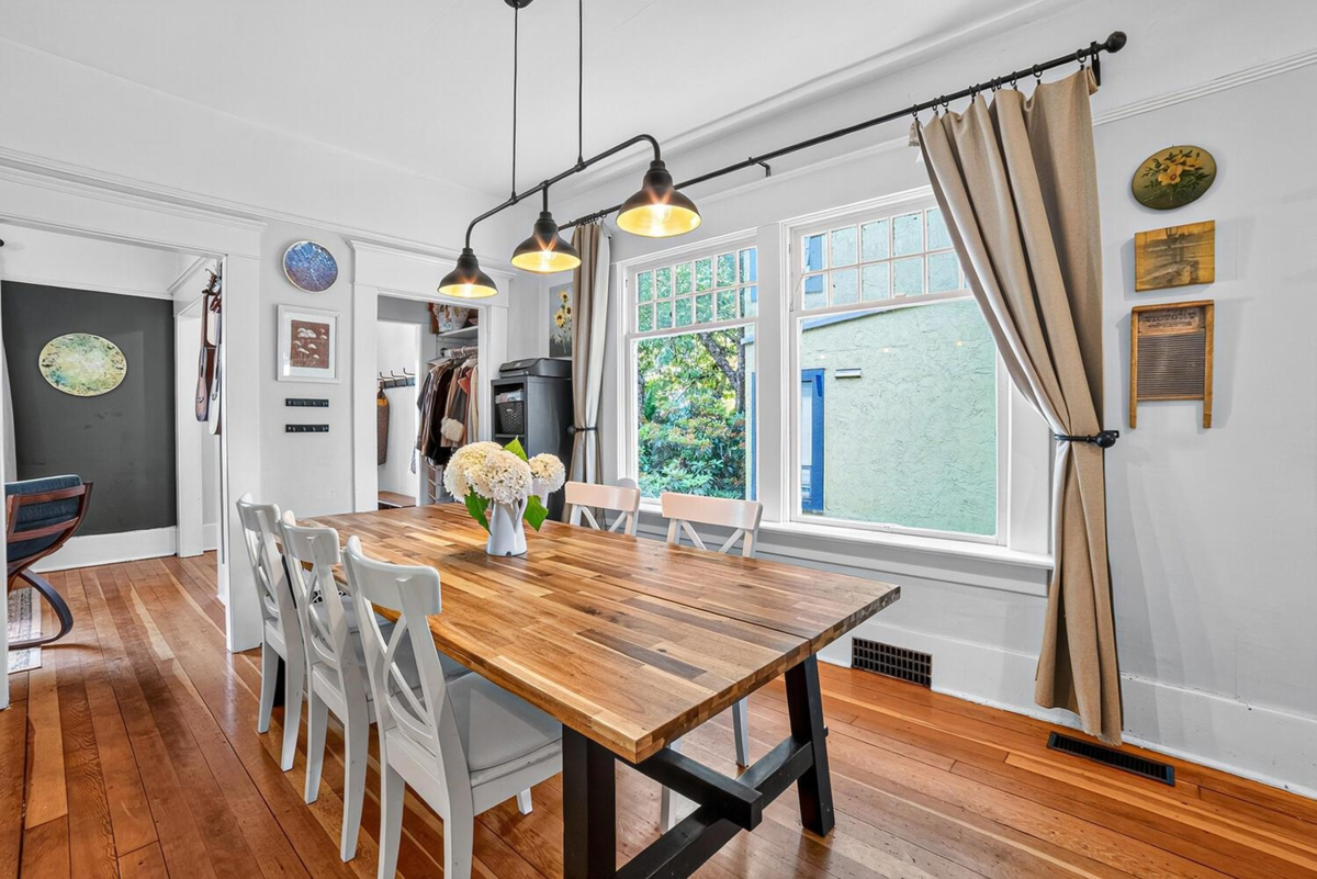 Kitchen Photo of 1113 Mclean Drive, Vancouver, BC