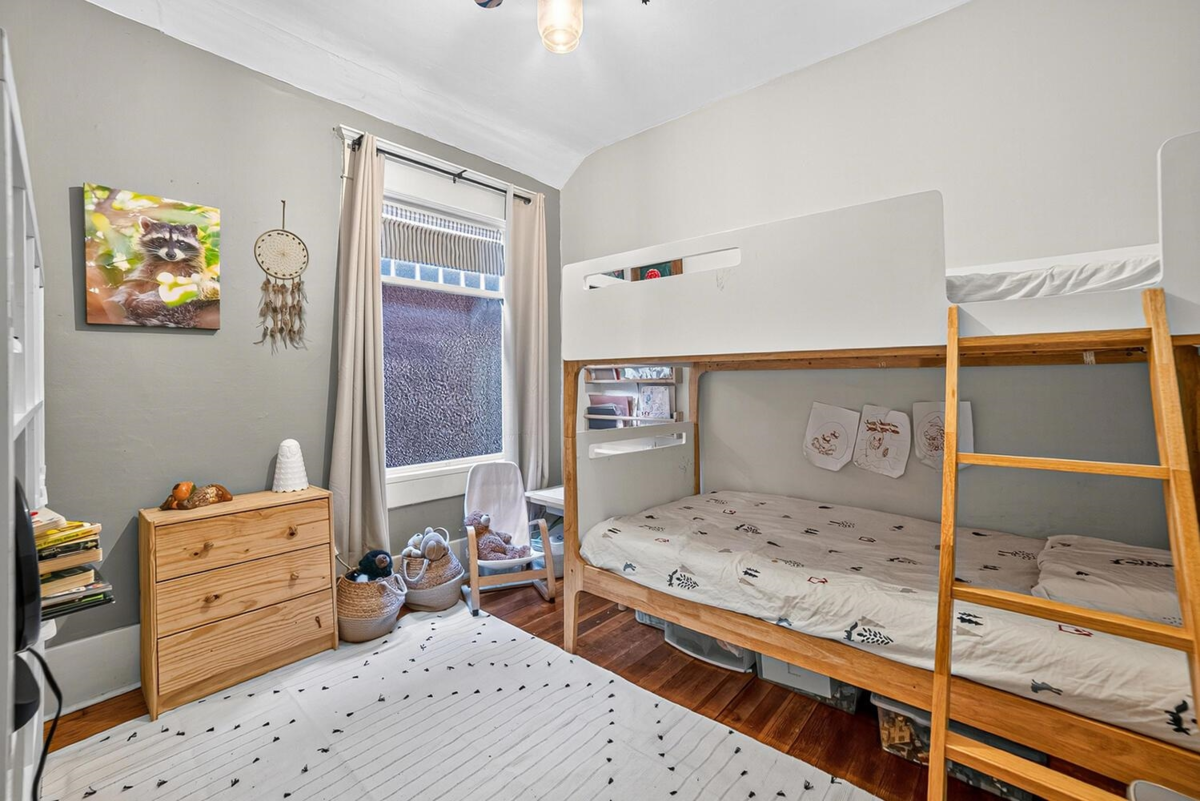 Primary Bedroom Photo of 1113 Mclean Drive, Vancouver, BC
