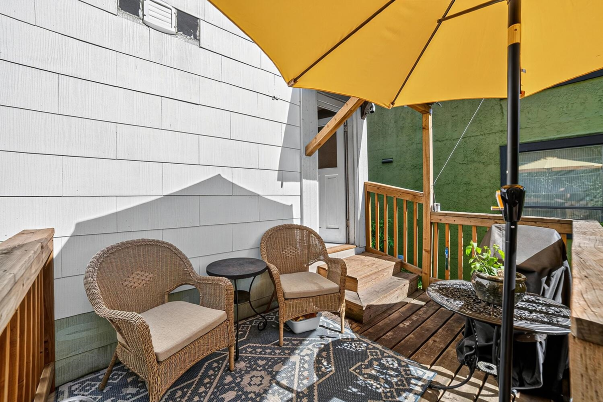 Walk-In Closet Photo of 1113 Mclean Drive, Vancouver, BC